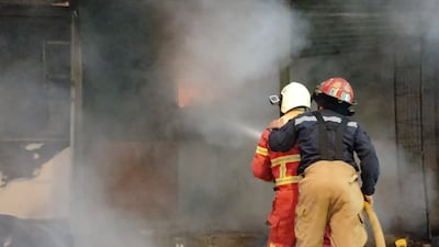 Los bomberos voluntarios lograron controlar el incendio tras intenso trabajo.