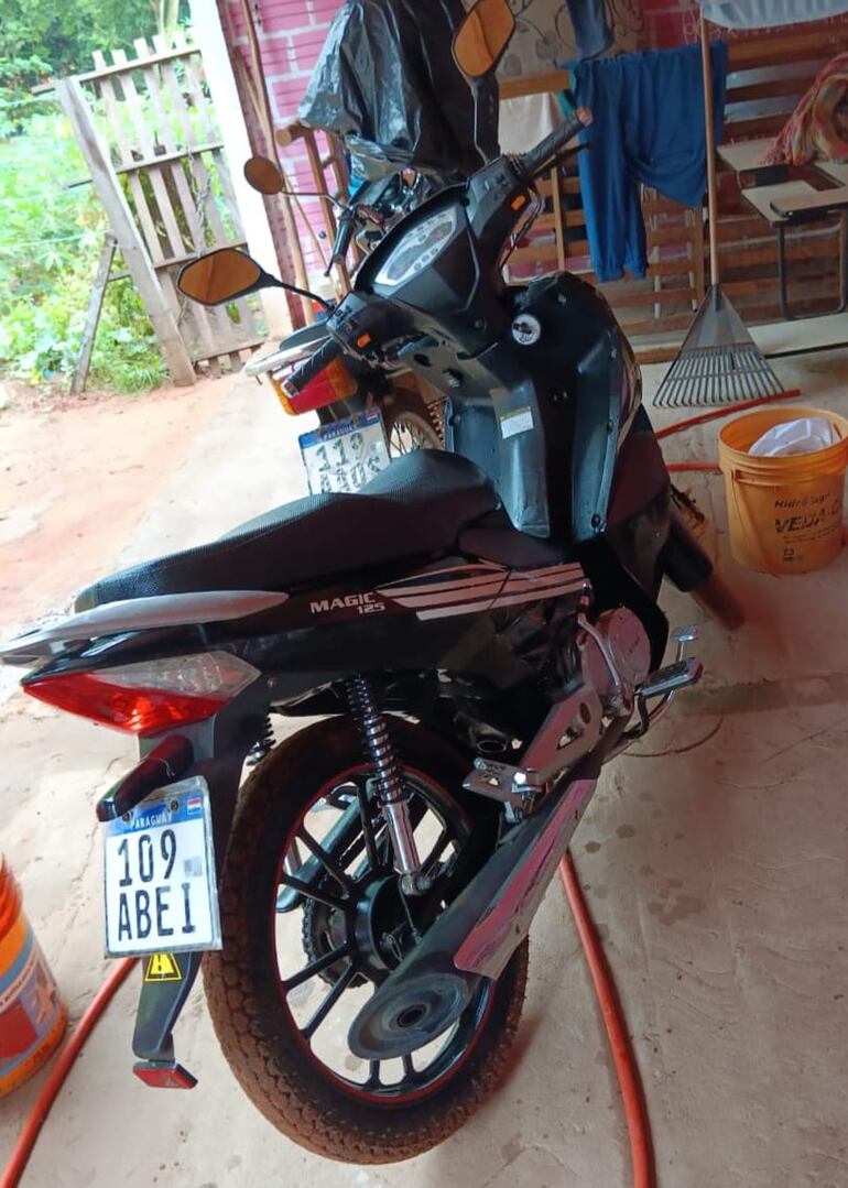 La motocicleta que le sustrajeron a la mujer.