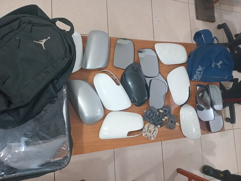 Evidencias incautadas en poder de los sospechosos.