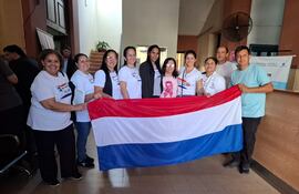 Enfermeras y obstetras levantaron la protesta indefinida que anunciaron esta mañana, tras acordar una mesa de trabajo con el Ministerio de Salud.