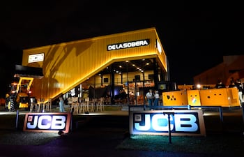 De La Sobera presentó la nueva JCB 3CX Plus, evolución de la reconocida retroexcavadora de la marca británica.