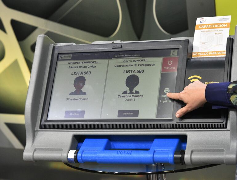 Una imagen de archivo de una de las máquinas de votación a ser utilizadas en las elecciones.