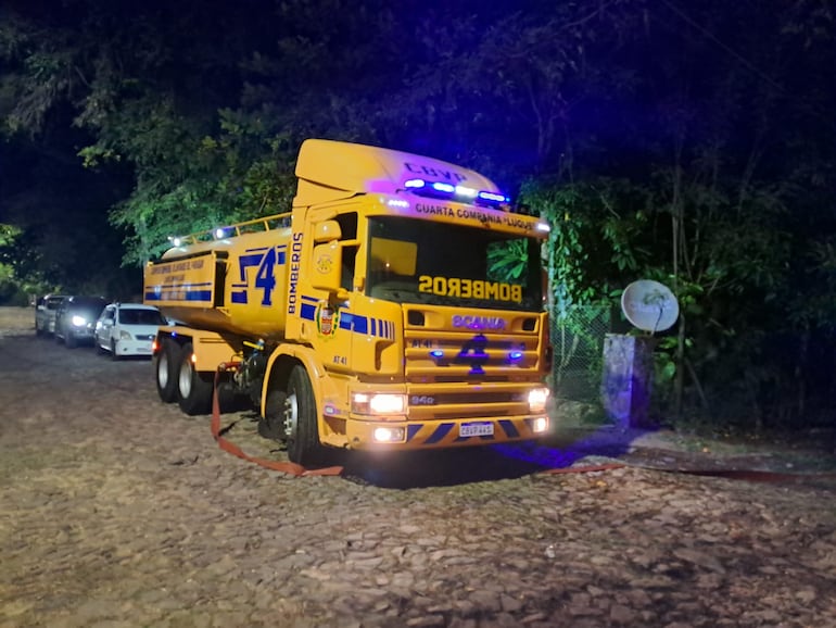 El incendio movilizó a varias compañías de bomberos por su magnitud.
