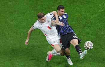 ATLANTA (United States), 15/07/2026.- Elliot Anderson of England (L) and Lionel Messi of Argentina in action during the FIFA World Cup 2026 semifinals match England against Argentina, in Atlanta, USA, 15 July 2026. EFE/EPA/CRISTOBAL HERRERA-ULASHKEVICH