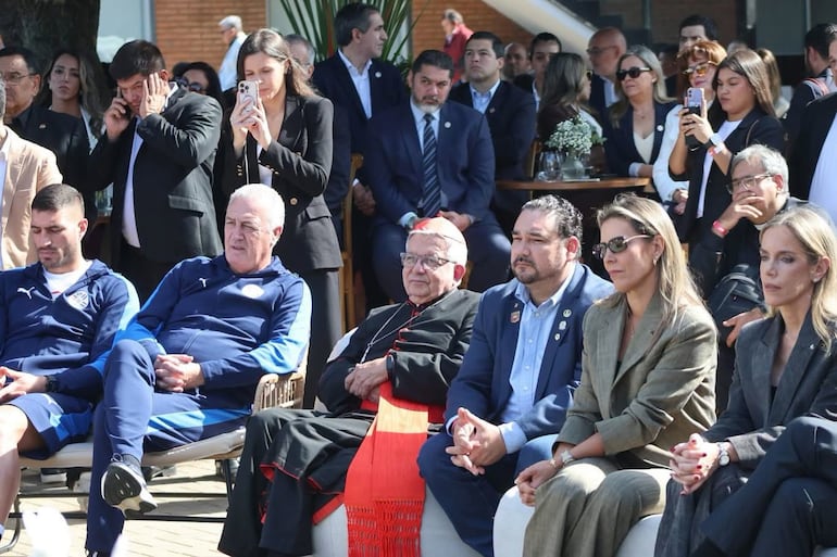 El cardenal de Paraguay, Adalberto Martínez junto a Gustavo Alfaro esta mañana en el Carde.
