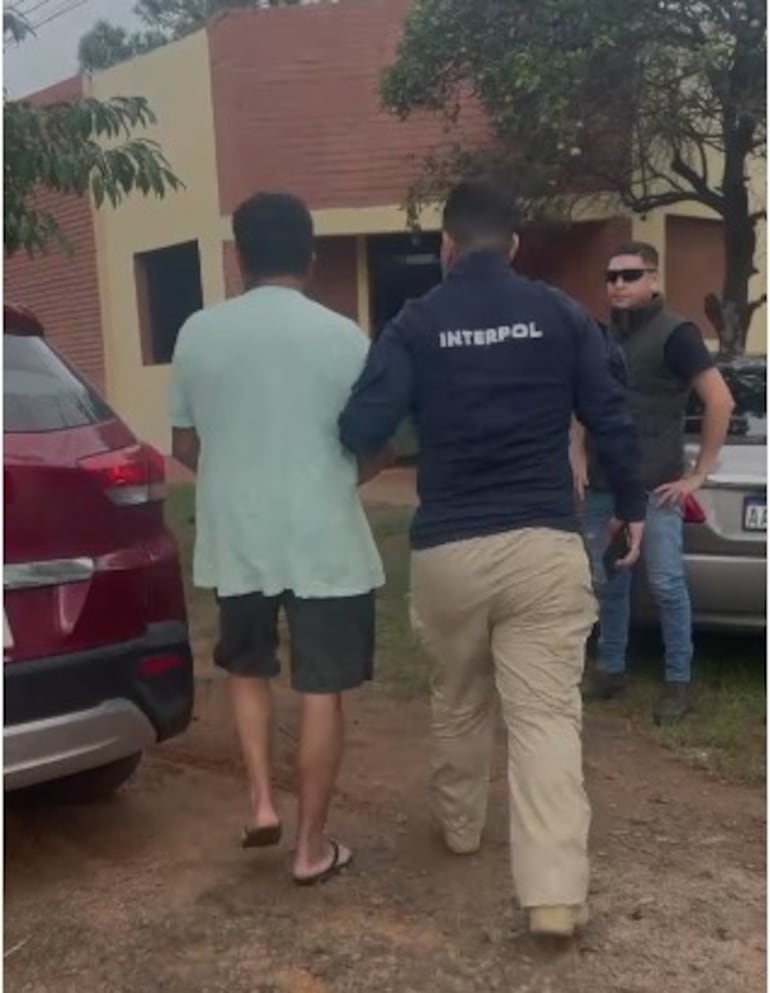 El sospechoso fue ubicado en las inmediaciones de su residencia en San Cosme y Damián.