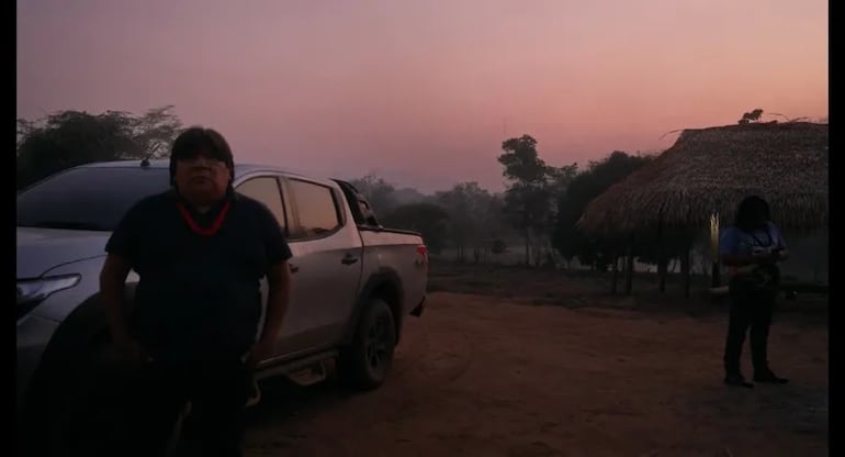 Un padre y una hija de la comunidad Suruí son retratados en el documental "Mi tierra extranjera", que será presentado por Joao Moreira Salles en Asunción.
De Maria del Pilar Alonso <malonso@abc.com.py>
Destinatario foto@abc.com.py
Fecha 03-04-2026