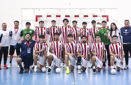 Los juveniles se consagraron monarcas de la región en el Trophy de balonmano de Lima.