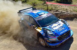 Los estonios Ott Tänak y Martin Järveoja, con el Ford Puma Rally1 del M-Sport, dominan el rally chileno en los primeros kilómetros.