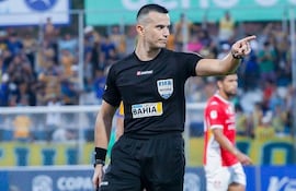 Derlis Benítez, árbitro.