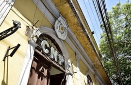 Fachada del Colegio Presidente Franco, en el microcentro de Asunción.