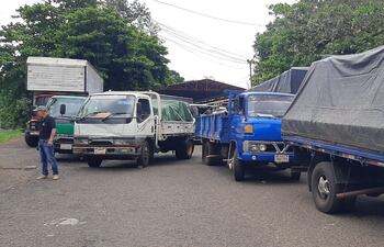 Los paseros que operan bajo la modalidad del despacho iniciaron una manifestación ayer en la zona primaria.