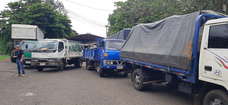 Los camioneros bloquearon por completo el tránsito en el interior del predio de Aduanas.