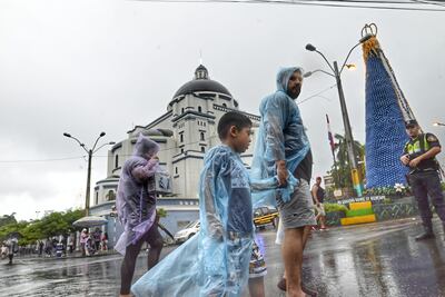 Pilotines y paraguas son los productos "estrellas", en Caacupé.