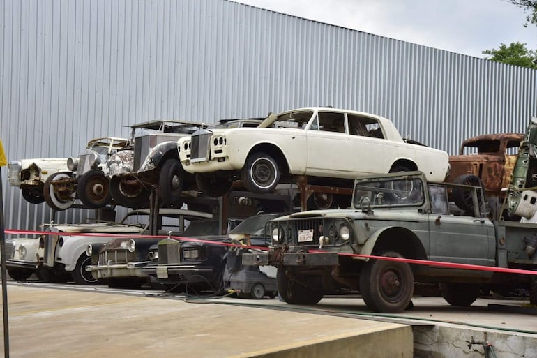 Los autos y las tripulaciones realizan las verificaciones técnica, administrativa y seguridad del Rally del Chaco 2026 en Hangares P.A.S., en Luque, Paraguay.