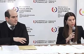 Jorge Iliou, titular de Dinavisa, y Sara Irún, de Sedeco. Fue en la conferencia del martes último.