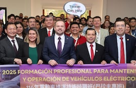 Lanzamiento del primer curso internacional de Formación Profesional para Mantenimiento y Operación de Vehículos Eléctricos en Paraguay.