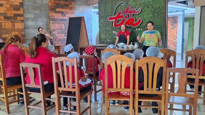 Taller de elaboración de chipa con niños en Coronel Bogado.