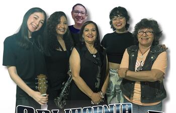 La conformación de California Super Star que será parte de este concierto sinfónico, en la sala Molière de la Alianza Francesa.