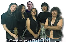 La conformación de California Super Star que será parte de este concierto sinfónico, en la sala Molière de la Alianza Francesa.