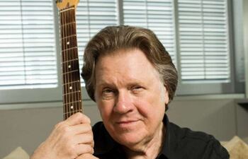 Mark James compuso canciones que fueron grabadas por varios artistas como Elvis Presley, Cher, Willie Nelson y Michael Bublé.