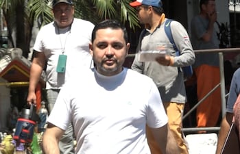 Luis Bello (ANR-HC), intendente de Asunción, había prometido sacar a los 9.000 funcionarios municipales a la calle a limpiar la ciudad.