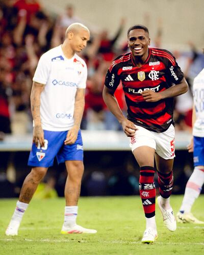 Evertton Araujo celebra el cuarto tanto de Flamengo en la goleada del “Mengão” sobre Fortaleza. (Foto: @Flamengo)
