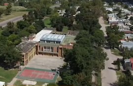 Vista aérea de la Escuela Normal Mariano Moreno N°40 de la ciudad santafesina de San Cristóbal. Argentina.