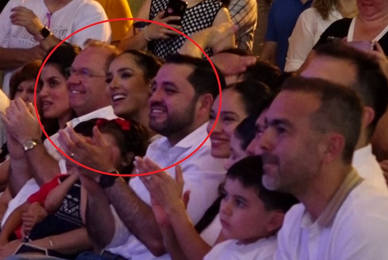 En primera fila, Camilo Pérez, el precandidato de Honor Colorado a la intendencia de Asunción; junto a Luis Bello.