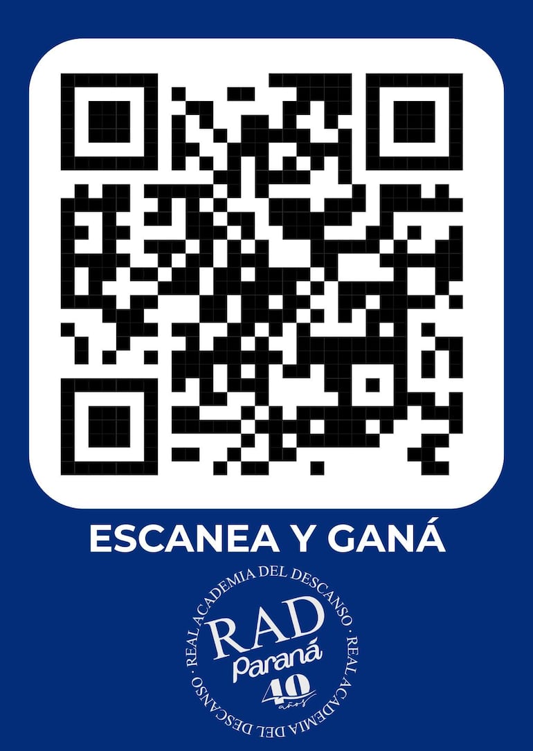 Código QR en fondo azul con el texto 'ESCANEA Y GANÁ' y logotipo de RAD Paraná, que celebra 40 años.
