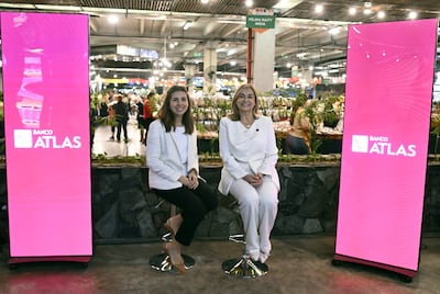 Yasmin Lombardo y María Epifania González, de Banco Atlas.