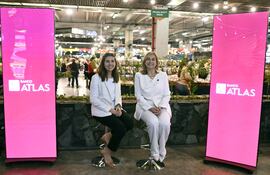 Yasmin Lombardo y María Epifania González, de Banco Atlas.