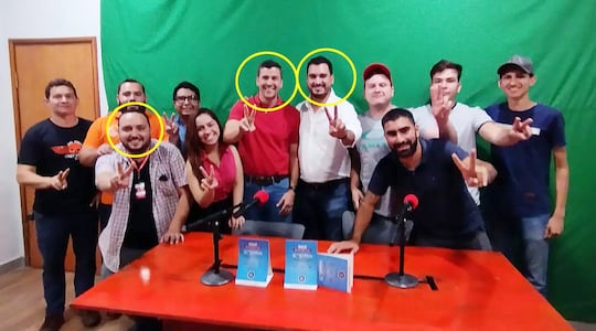 Juan Roberto Villaverde y Fabio Morales recibieron a Santiago Peña en la oficina de Comunik, en Coronel Oviedo, Caaguazú.