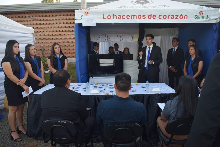 Alumnos del tercer curso de la carrera Contaduría Púbica quedaron con tercer puesto.