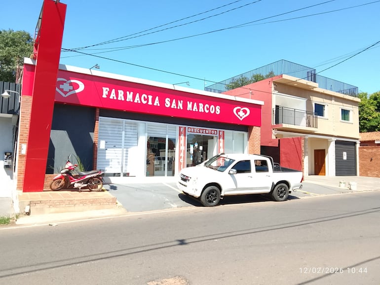 El local de la farmacia no cuenta con circuito de seguridad en el exterior, según señalaron los investigadores.