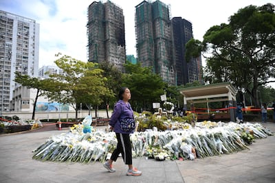 Lugar donde se realizó una conmemoración a las víctimas del incendio en Wang Fuk Court, Hong Kong, China.