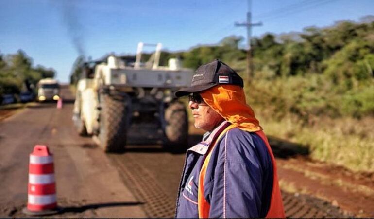 Obra de rehabilitación de la ruta Graneros del Sur, en Carmen del Paraná, Itapúa.