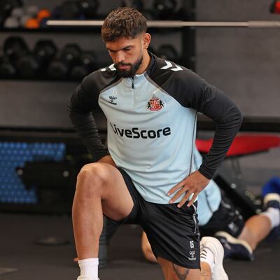 Omar Federico Alderete Fernández (28 años), defensor paraguayo que milita en el Sunderland de la Premier League de Inglaterra.
