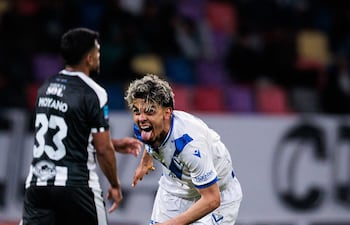 El paraguayo Ronaldo Iván Martínez Rolón (30 años) tuvo una inmejorable noche con Velez al marcar tres de los cinco goles de su equipo.