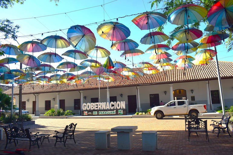 La sede de la Gobernación de Paraguarí está asentada en lo que fue una antigua estancia de los jesuitas.