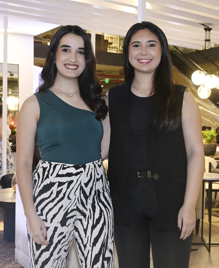 Camila Meza y Paula Torres. 