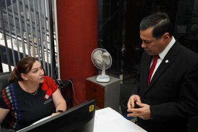 Presidente de ANDE presentó denuncia penal contra personas innominadas ante Ministerio Público para investigar expresiones del senador Salyn Buzarquis.