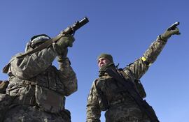 Soldados ucranianos entrenan en la región de Zaporiyia, el pasado lunes.