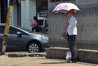 Tiempo clima calor nublado agua caluroso sol soleado humedad