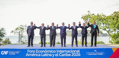 De izq. a der., el presidente de Guatemala, Bernardo Arévalo; el presidente de Brasil, Luiz Inácio Lula da Silva; el presidente de Panamá, José Raúl Mulino; el titular del CAF, Sergio Díaz-Granados; el presidente de Bolivia, Rodrigo Paz, el presidente de Ecuador, Daniel Noboa, y el primer ministro de Jamaica, Andrew Holness.
