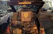 La carga de cigarrillos de contrabando dentro del vehículo incautado.