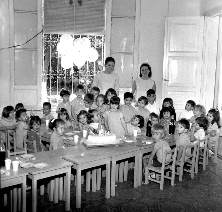 Niños del jardín de infantes El Tobogan.