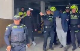 Detienen en Bogotá a extranjero que presuntamente abusó sexualmente de menor en un balcón.