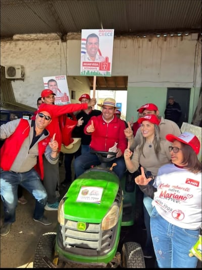 Julián Vega candidato a intendente, su hermana la diputada Johana Vega y su equipo político atropellaron la municipalidad de MRA.