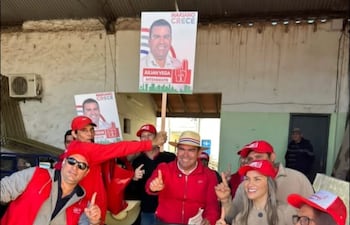 Julián Vega candidato a intendente, su hermana la diputada Johana Vega y su equipo político atropellaron la municipalidad de MRA.